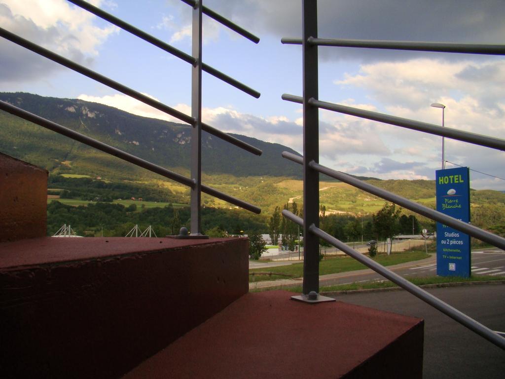 Hotel Pierre Blanche Chatillon-en-Michaille Pokój zdjęcie