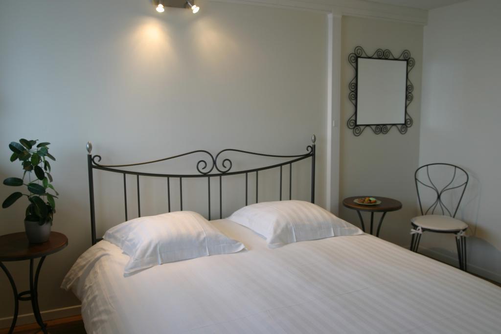 Hotel Pierre Blanche Chatillon-en-Michaille Pokój zdjęcie